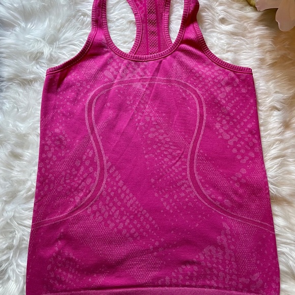 Lululemon 8 Run Swiftly Tech Racerback Tank Pink - Picture 2 of 10